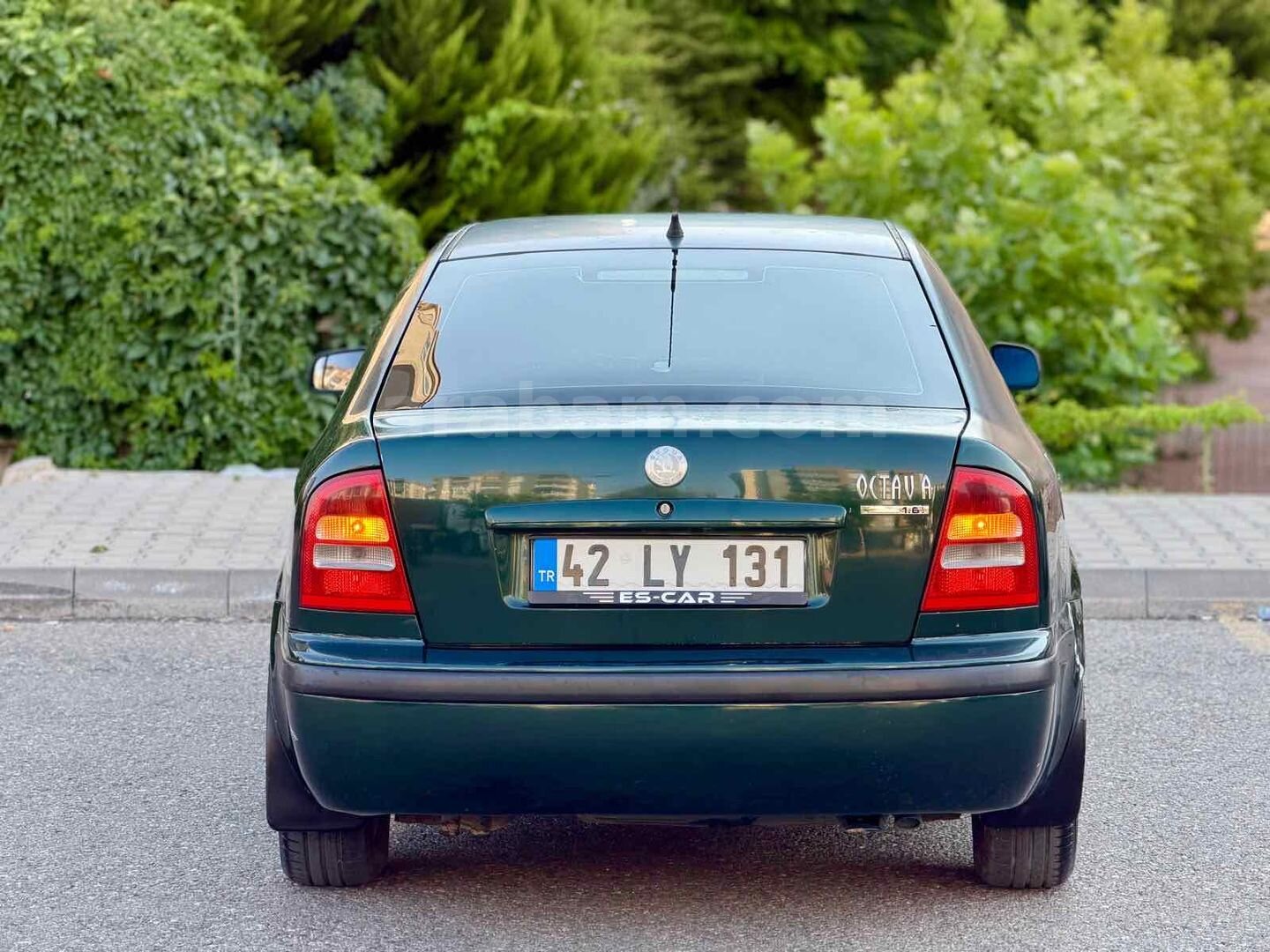 Galeriden Skoda Octavia 1.6 Ambiente 2001 Model Gaziantep 370.000 km Yeşil 5