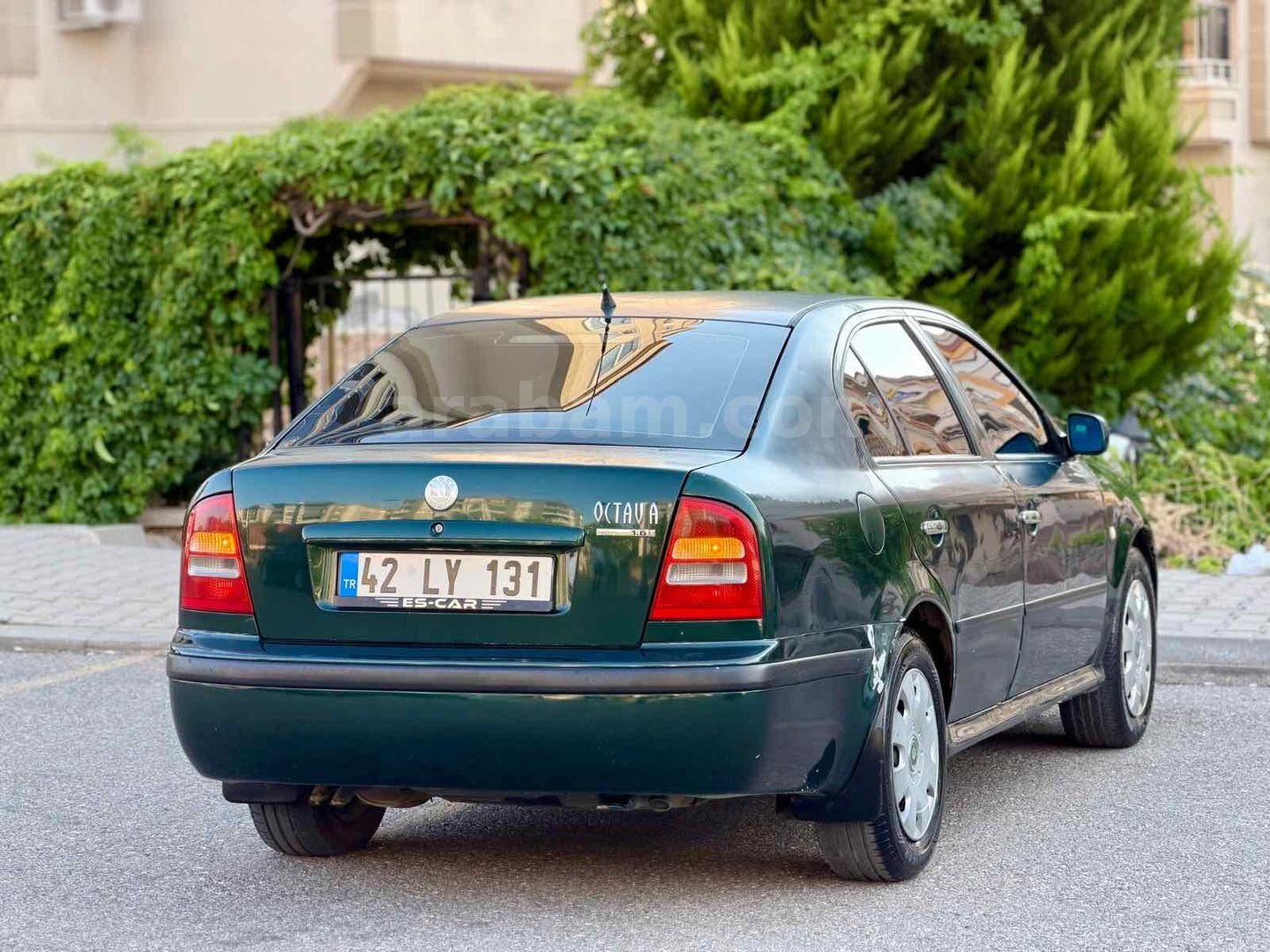Galeriden Skoda Octavia 1.6 Ambiente 2001 Model Gaziantep 370.000 km Yeşil 7