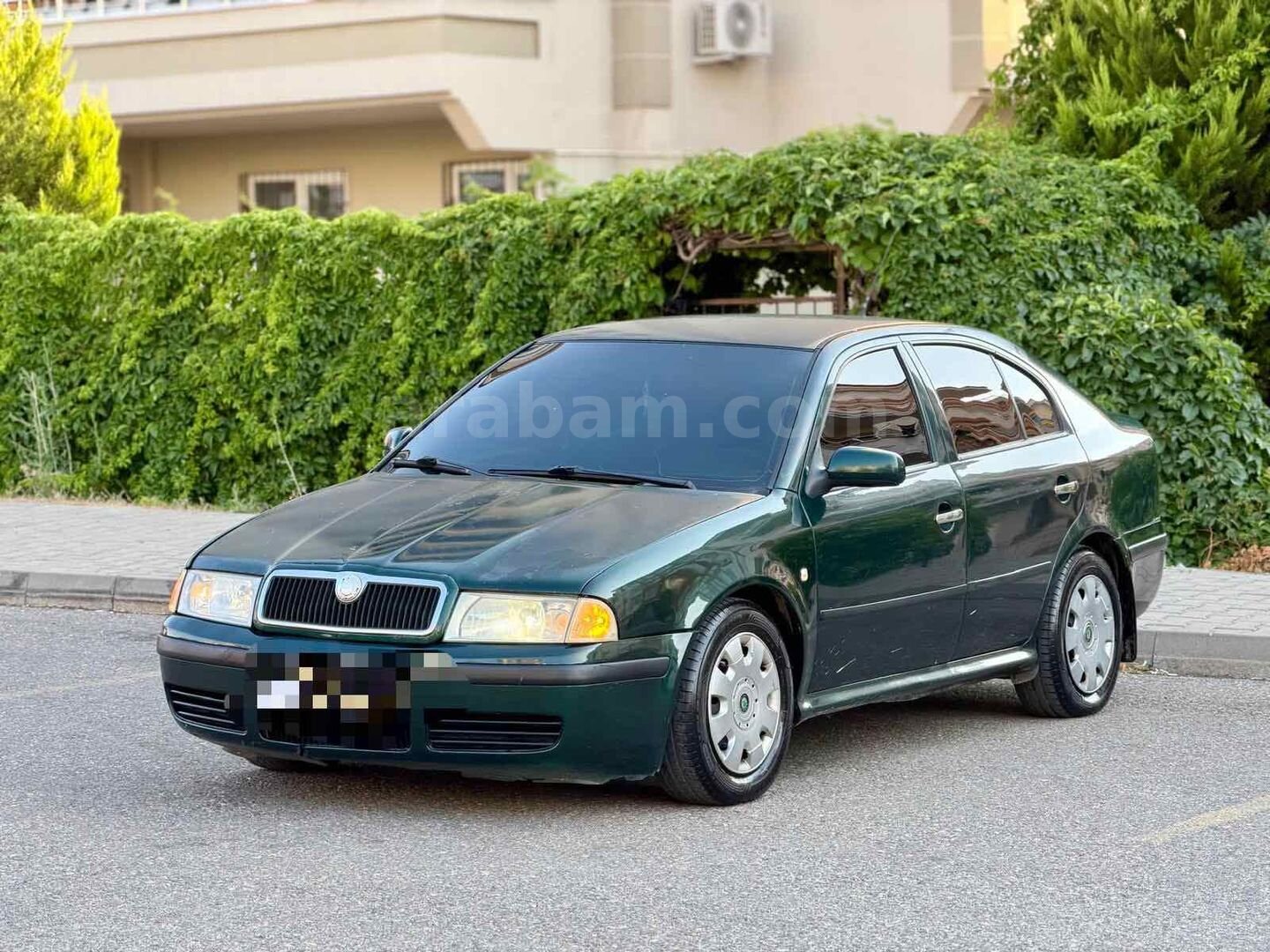 Galeriden Skoda Octavia 1.6 Ambiente 2001 Model Gaziantep 370.000 km Yeşil 2