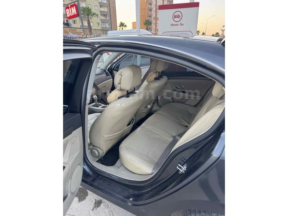 Sahibinden Renault Laguna 1.5 dCi Dynamique 2009 Model  390.000 km Siyah