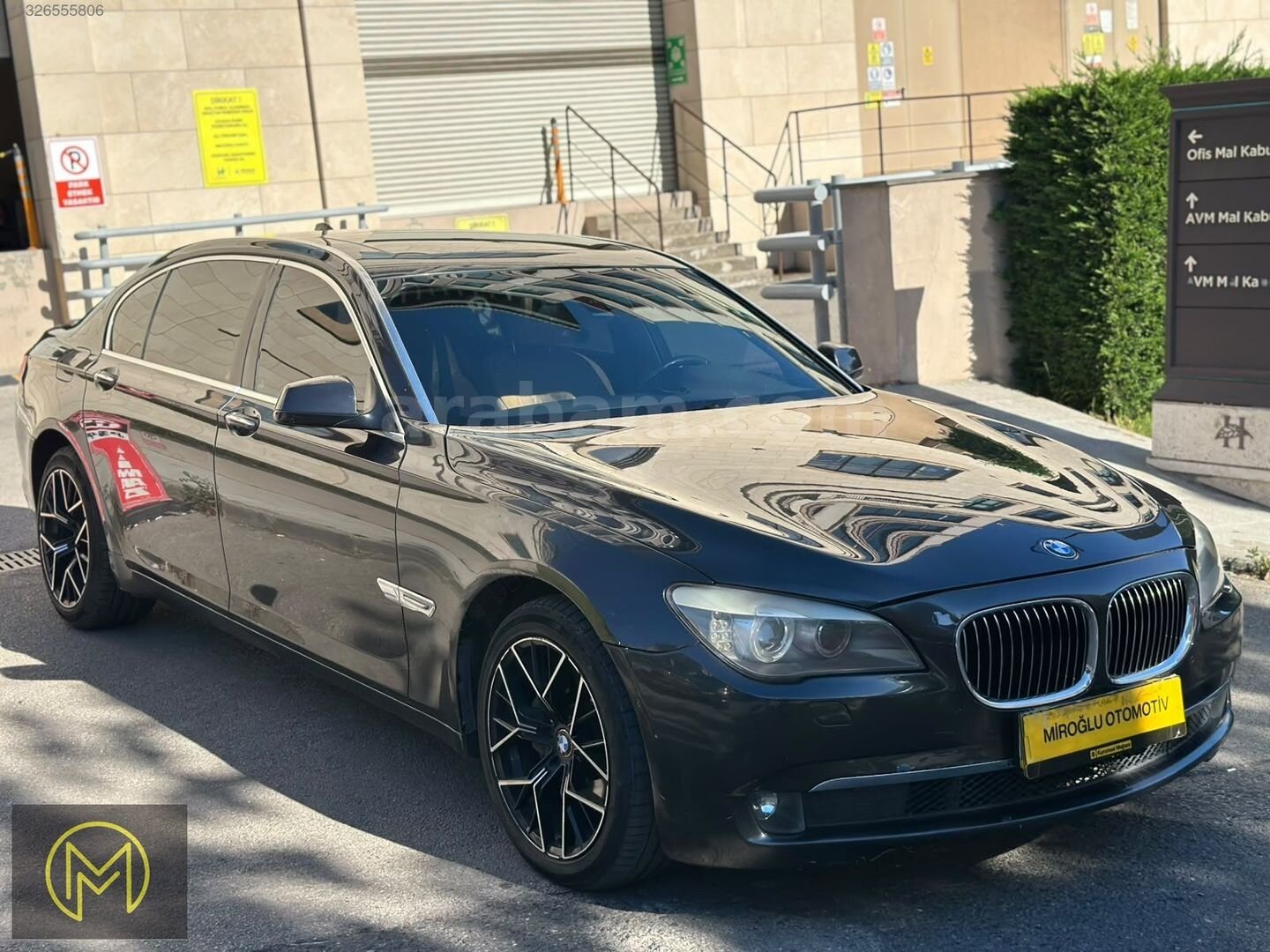 Galeriden BMW 7 Serisi 730d Long Exclusive 2012 Model İstanbul 294.460 km Siyah 1