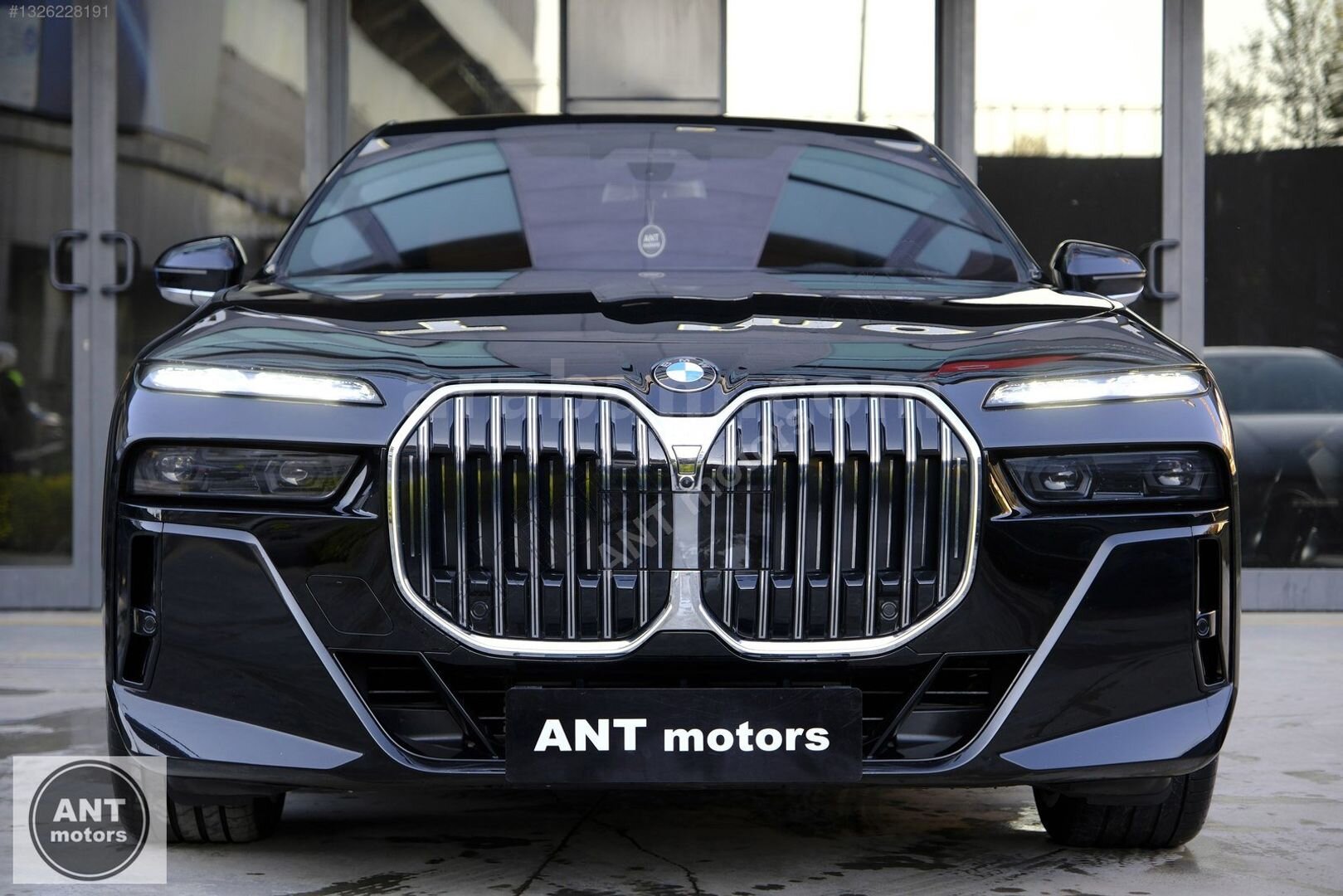 Galeriden BMW 7 Serisi 740d xDrive M Excellence 2025 Model İstanbul 9.000 km Siyah 2