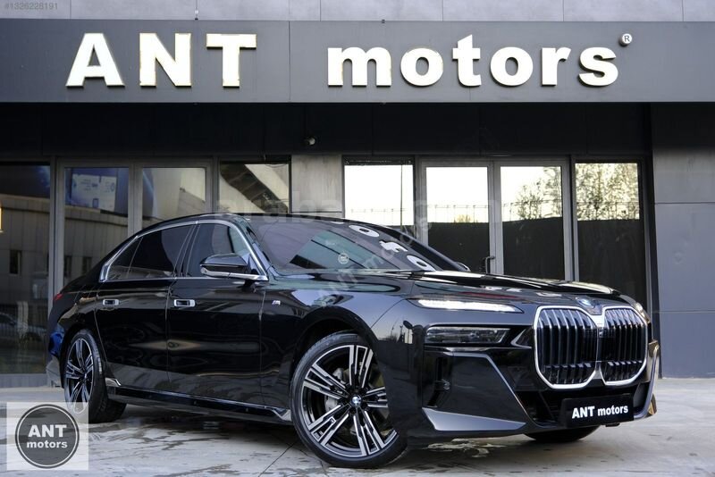 Galeriden BMW 7 Serisi 740d xDrive M Excellence 2025 Model İstanbul 9.000 km Siyah