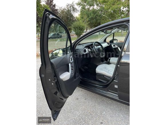 2 parça lokal boyalı Citroen c3.1.6 HDİ Exclusive