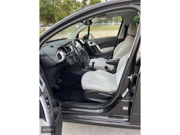 2 parça lokal boyalı Citroen c3.1.6 HDİ Exclusive