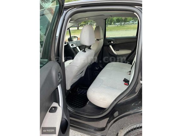 2 parça lokal boyalı Citroen c3.1.6 HDİ Exclusive