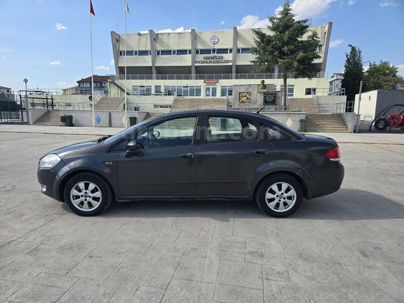 13 YILLIK SAHİBİNDEN 2011 MODEL KLİMALI DİZEL 1.3 MULTİJET LİNEA