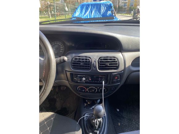 Sahibinden TR de tek temizlikte Megane 1.9 DTi RTE 2001 Model 