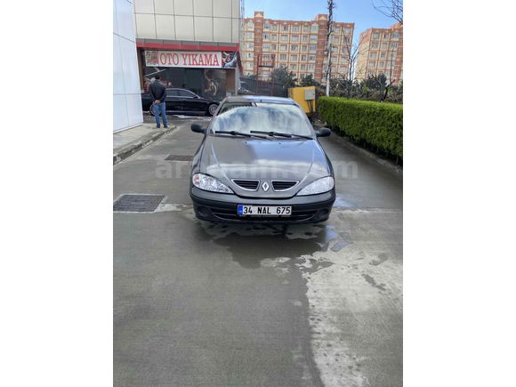 Sahibinden TR de tek temizlikte Megane 1.9 DTi RTE 2001 Model 