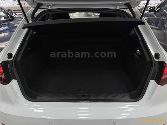 AUDİ A3 SPORTBACK 1.6 TDI DYNAMİC DİZEL OTOMATİK 110.810KM