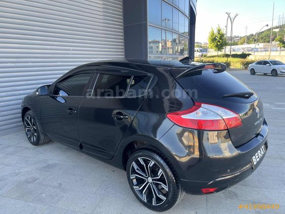 BERAT'DAN-2011 RENAULT MEGANE 1.6 OTOMATİK SANRUFF BAKIMLI
