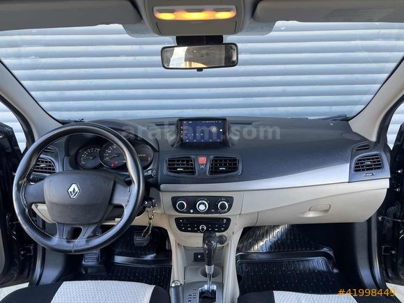 BERAT'DAN-2011 RENAULT MEGANE 1.6 OTOMATİK SANRUFF BAKIMLI