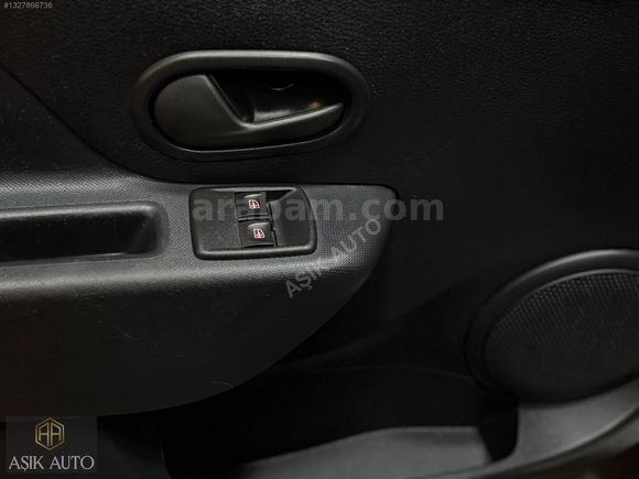 AŞIK AUTO'DAN HATASIZ 2018 DACİA SANDERO/53.000KM!