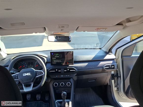 2025 MODEL DACİA SANDERO 1.0 TCE 100PS EXPRESSİON MANUEL HATASIZ