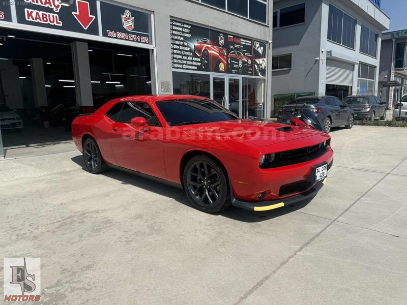 Galeriden Dodge Challenger SE 2021 Model Sakarya 17.000 km Kırmızı