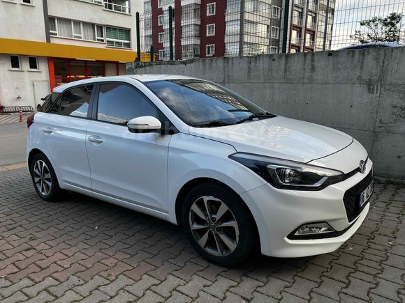 Sahibinden Hyundai i20 1.4 CRDi Style 2016 Model 