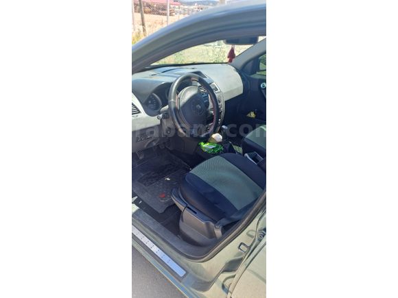 Sahibinden Renault Megane 1.6 Dynamique 2004 Model  243.000 km Yeşil