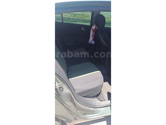 Sahibinden Renault Megane 1.6 Dynamique 2004 Model  243.000 km Yeşil