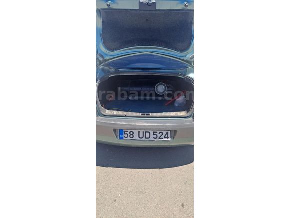 Sahibinden Renault Megane 1.6 Dynamique 2004 Model  243.000 km Yeşil