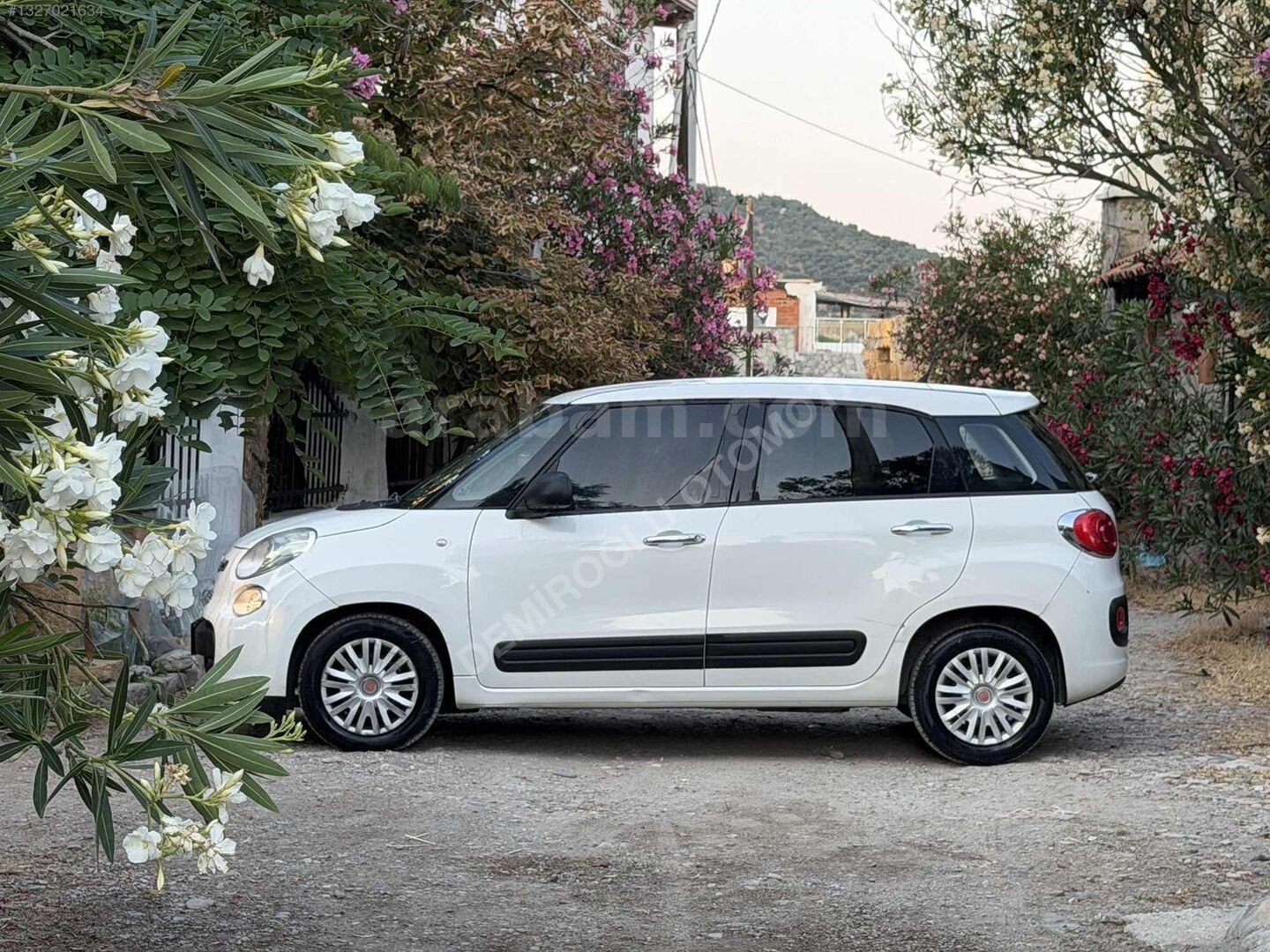 Galeriden Fiat 500 Ailesi 500L 1.3 Mjet PopStar 2014 Model Çanakkale 215.000 km Beyaz 5