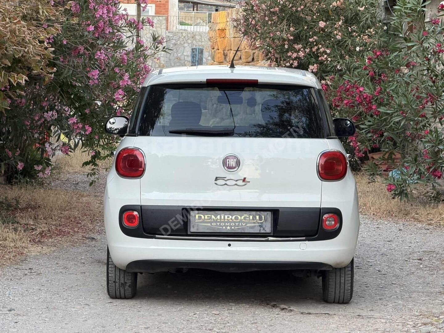 Galeriden Fiat 500 Ailesi 500L 1.3 Mjet PopStar 2014 Model Çanakkale 215.000 km Beyaz 7