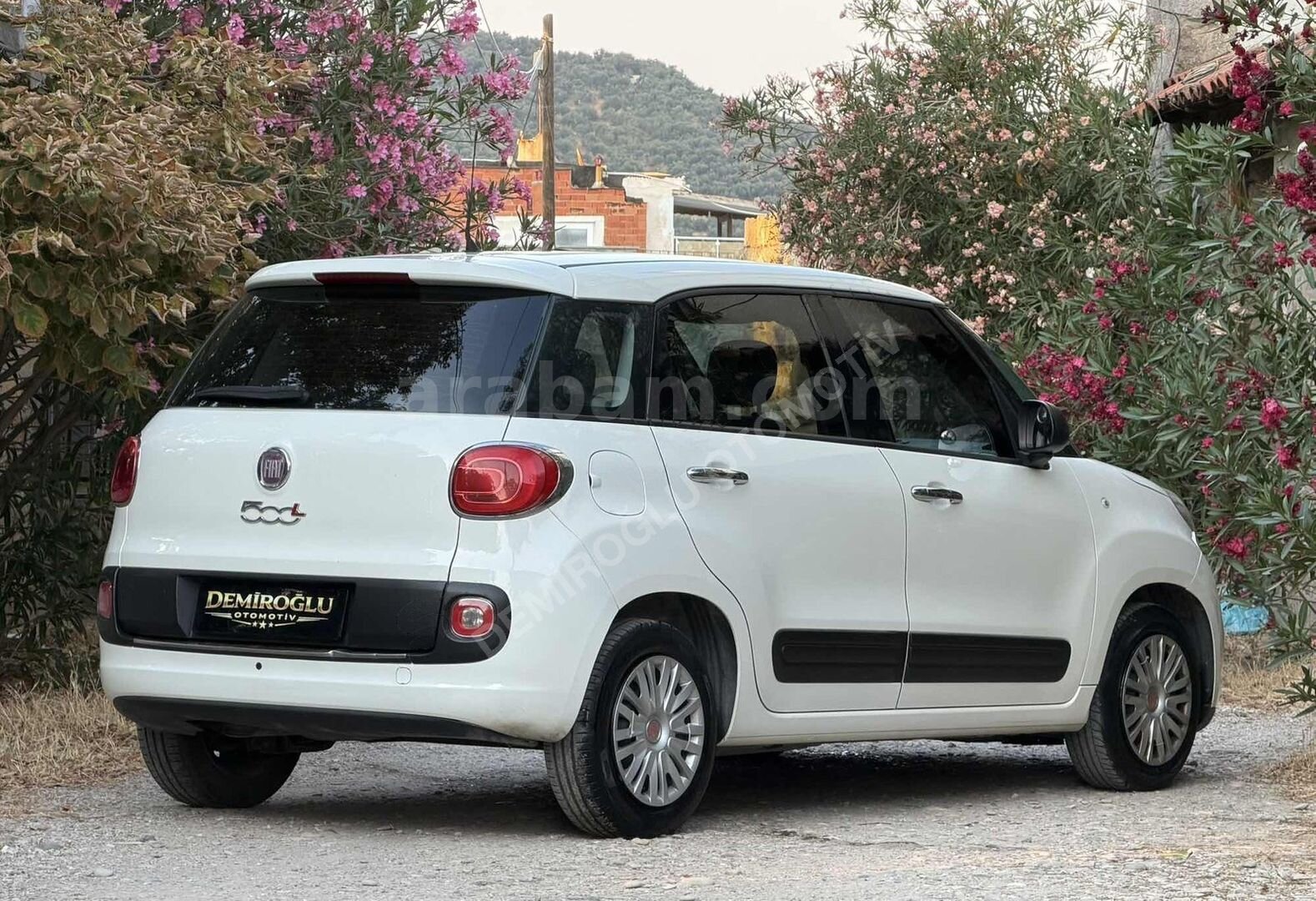 Galeriden Fiat 500 Ailesi 500L 1.3 Mjet PopStar 2014 Model Çanakkale 215.000 km Beyaz 6