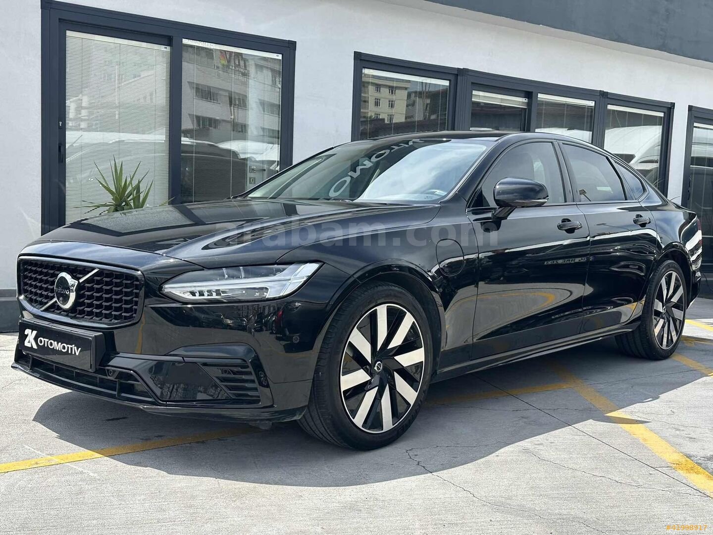 Galeriden Volvo S90 2.0 T8 Recharge Plus Dark 2024 Model İstanbul 45.865 km Siyah 3