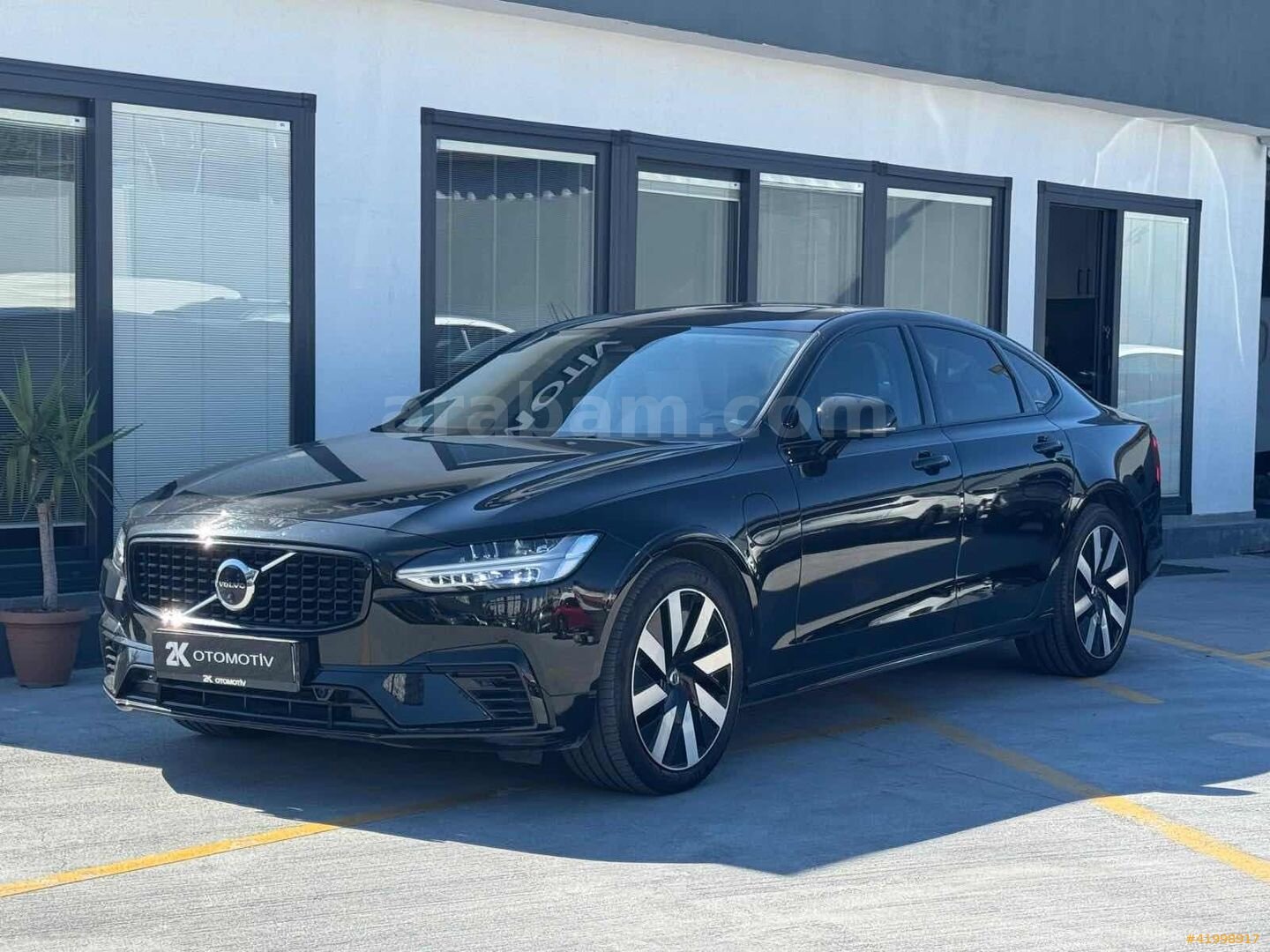 Galeriden Volvo S90 2.0 T8 Recharge Plus Dark 2024 Model İstanbul 45.865 km Siyah 2