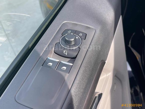 2K OTOMOTİV'DEN 2025 MODEL FORD TOURNEO CUSTOM TİTANİUM PLUS