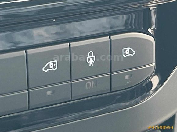 2K OTOMOTİV'DEN 2025 MODEL FORD TOURNEO CUSTOM TİTANİUM PLUS