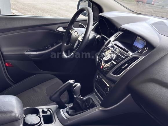 FORD FOCUS 1.6 BENZİNLİ EMSALSİZ TİTANİUM SMART PAKET 