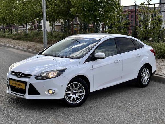 FORD FOCUS 1.6 BENZİNLİ EMSALSİZ TİTANİUM SMART PAKET 