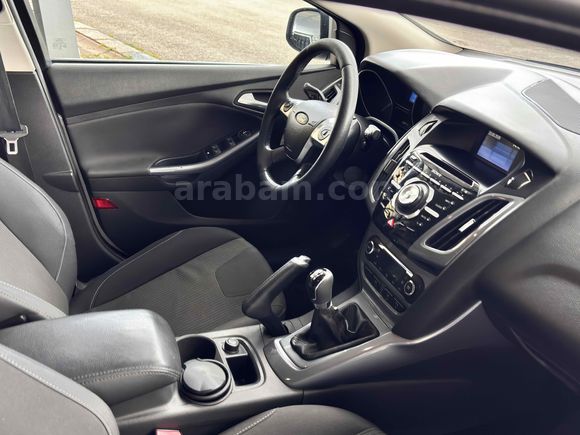 FORD FOCUS 1.6 BENZİNLİ EMSALSİZ TİTANİUM SMART PAKET 