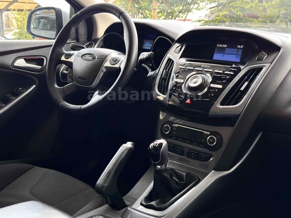 FORD FOCUS 1.6 BENZİNLİ EMSALSİZ TİTANİUM SMART PAKET 
