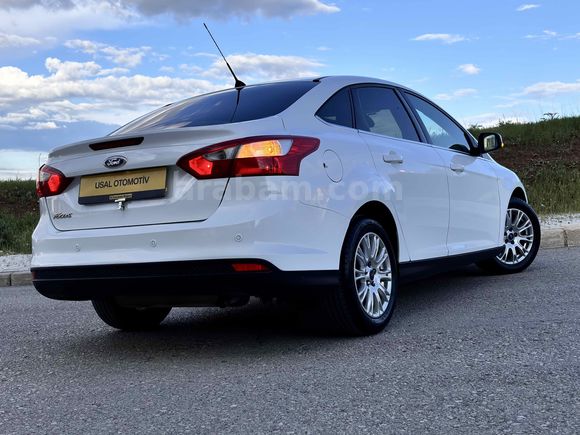 FORD FOCUS 1.6 BENZİNLİ EMSALSİZ TİTANİUM SMART PAKET 