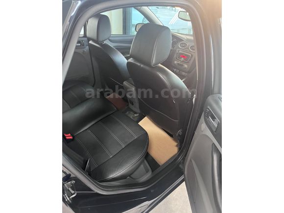 Sahibinden Ford Focus 1.6 Titanium 2010 Model  104000 km Siyah