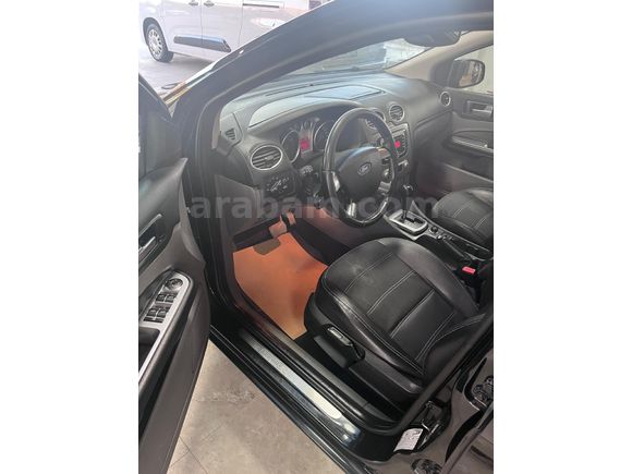 Sahibinden Ford Focus 1.6 Titanium 2010 Model  104000 km Siyah