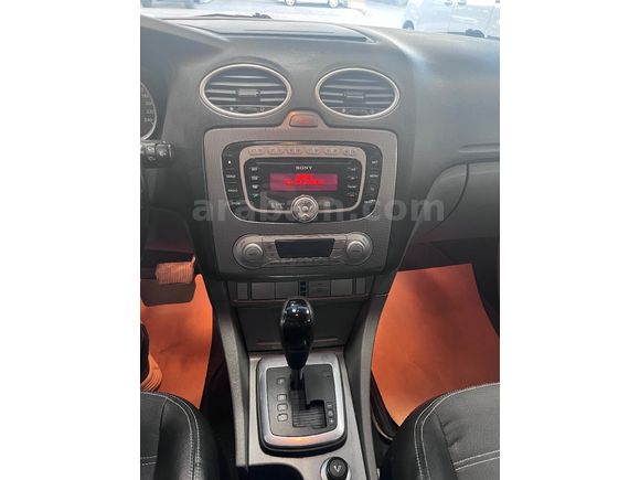 Sahibinden Ford Focus 1.6 Titanium 2010 Model  104000 km Siyah