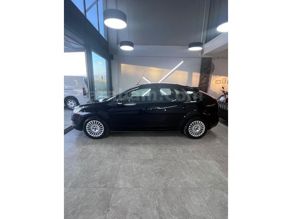 Sahibinden Ford Focus 1.6 Titanium 2010 Model  104000 km Siyah
