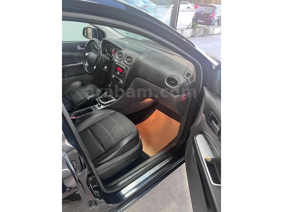 Sahibinden Ford Focus 1.6 Titanium 2010 Model  104000 km Siyah