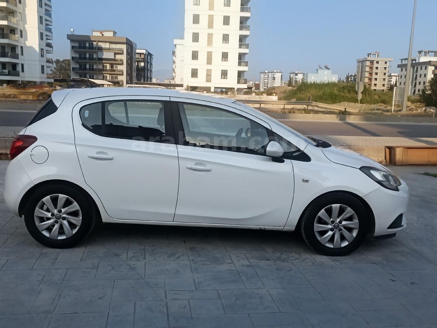 Galeriden Opel Corsa 1.4 Enjoy 2016 Model Antalya 109.500 km Beyaz 4