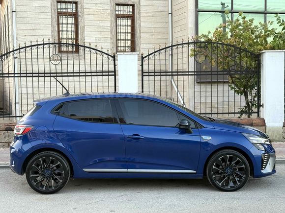 Galeriden Renault Clio 1.0 TCe Techno Esprit Alpine 2025 Model Antalya