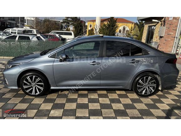 ÜNİVERSİTE_2022 COROLLA 1.8 HYBRİD FLAME X-PACK E-CVT_EKSTRALI