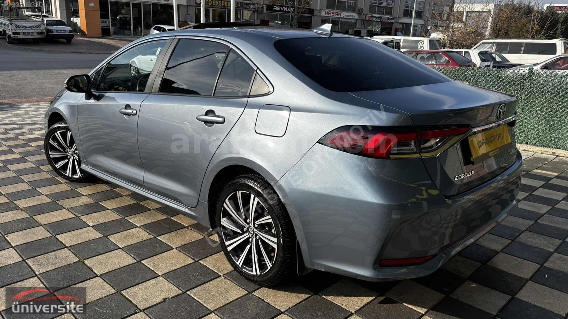 Galeriden Toyota Corolla 1.8 Hybrid Flame X-Pack 2022 Model Konya 93.000 km Gri 5