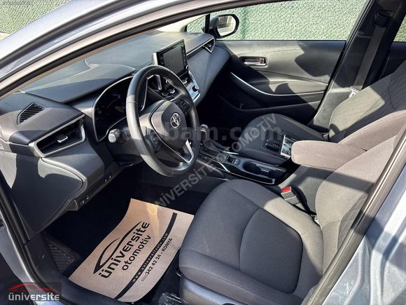 ÜNİVERSİTE_2022 COROLLA 1.8 HYBRİD FLAME X-PACK E-CVT_EKSTRALI