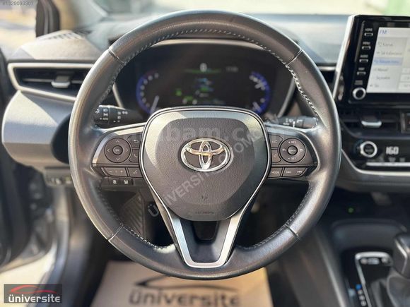 ÜNİVERSİTE_2022 COROLLA 1.8 HYBRİD FLAME X-PACK E-CVT_EKSTRALI