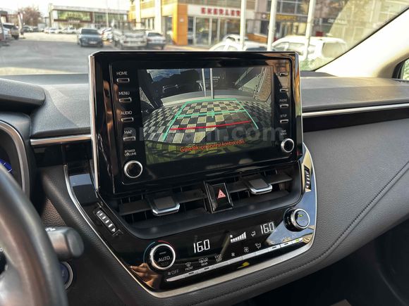 ÜNİVERSİTE_2022 COROLLA 1.8 HYBRİD FLAME X-PACK E-CVT_HATASIZ