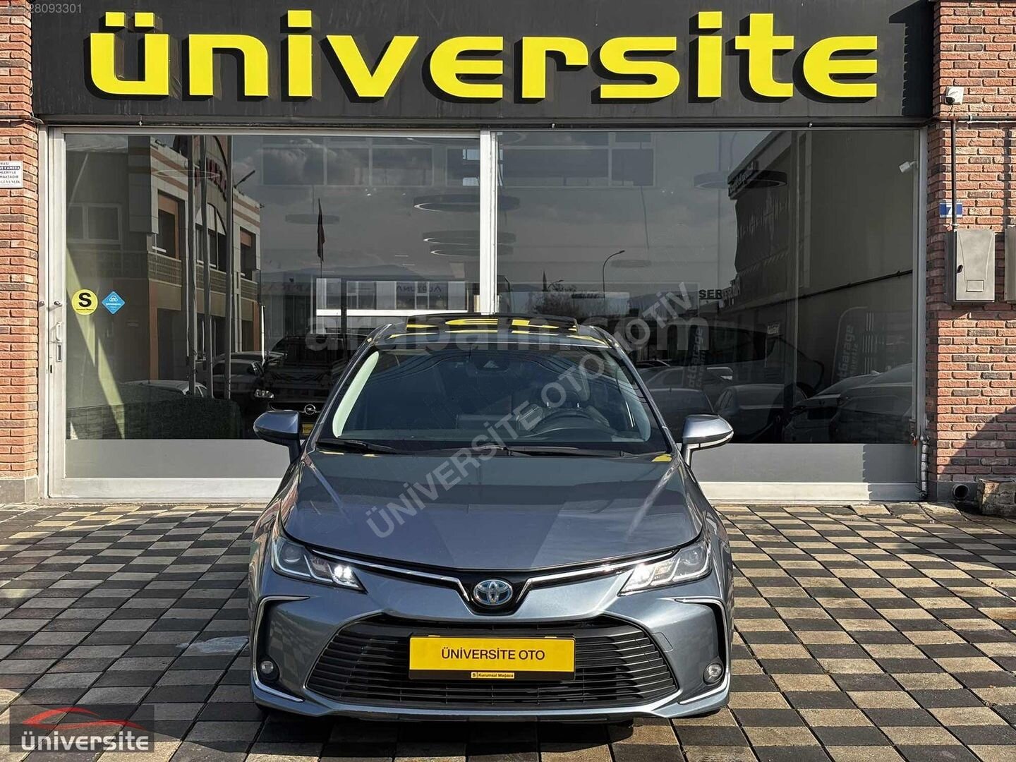 Galeriden Toyota Corolla 1.8 Hybrid Flame X-Pack 2022 Model Konya 93.000 km Gri 2
