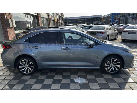 ÜNİVERSİTE_2022 COROLLA 1.8 HYBRİD FLAME X-PACK E-CVT_HATASIZ