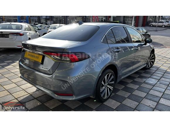ÜNİVERSİTE_2022 COROLLA 1.8 HYBRİD FLAME X-PACK E-CVT_EKSTRALI